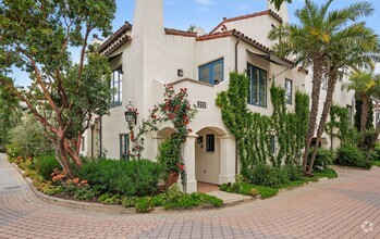 Building Photo - 212 Santa Barbara St