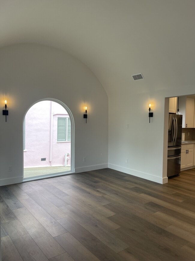 Foto del edificio - 1536 N Commonwealth Ave