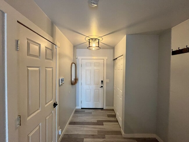 Foto del edificio - 3 Bedroom Home in Bremerton