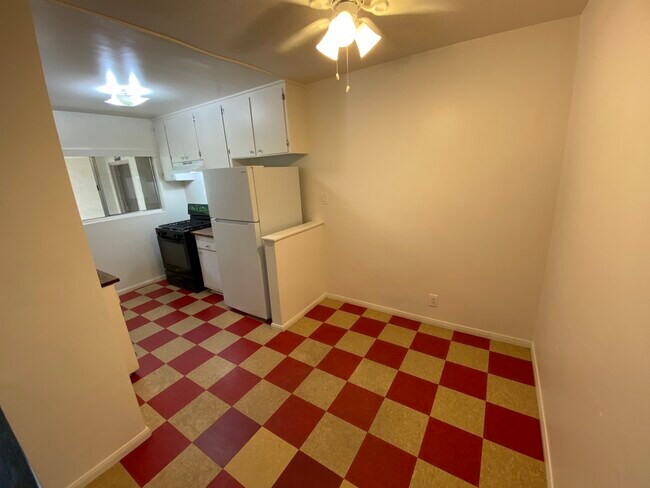 Building Photo - 5525 Carlton Way