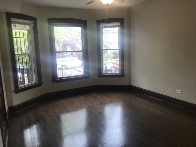 Building Photo - 1041 N Lawler Ave
