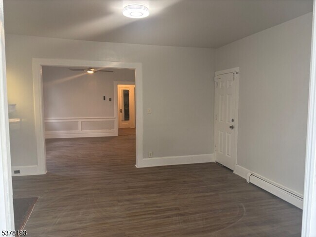 Building Photo - 49 Monticello Ave