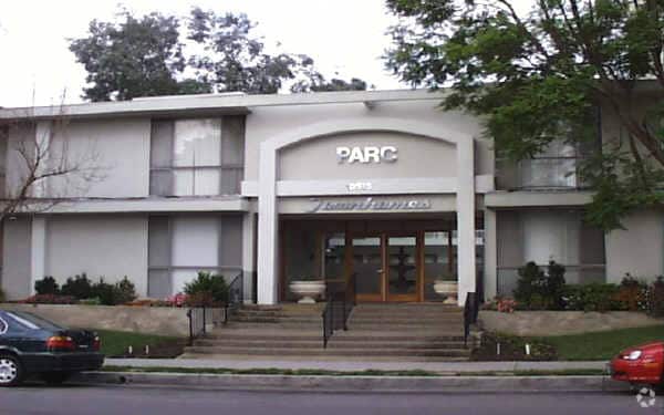Primary Photo - The Parc Townhome Apartments