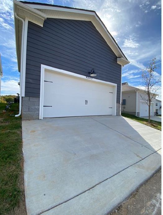 Building Photo - 8129 Warbler Wy