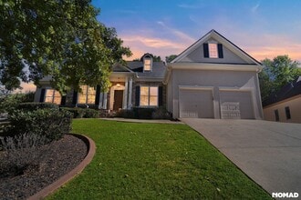 Building Photo - 838 Valley Dr