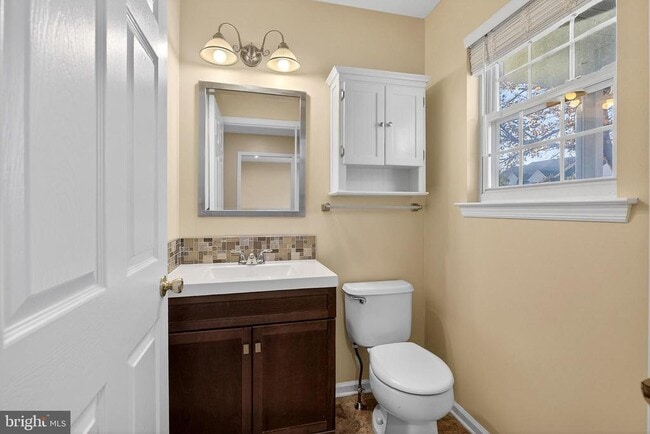 Foto del edificio - 51 Mecouch Dr