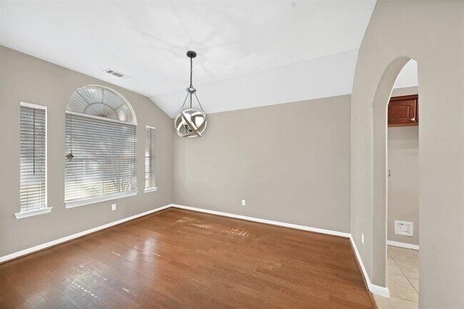 Foto del edificio - 18326 Cobblestone Dr