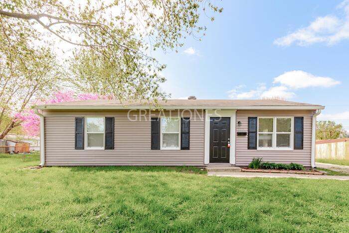 Primary Photo - 103 Southlane Dr