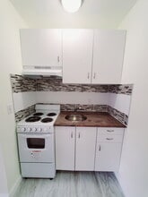 Building Photo - 40 Hoyt St