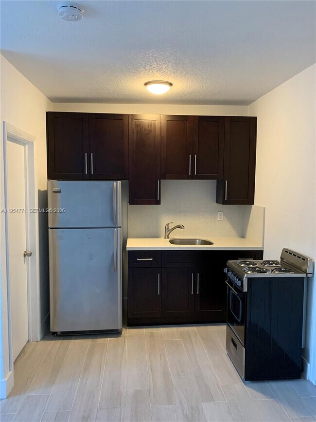 Foto del edificio - 712 SW 56th Ave