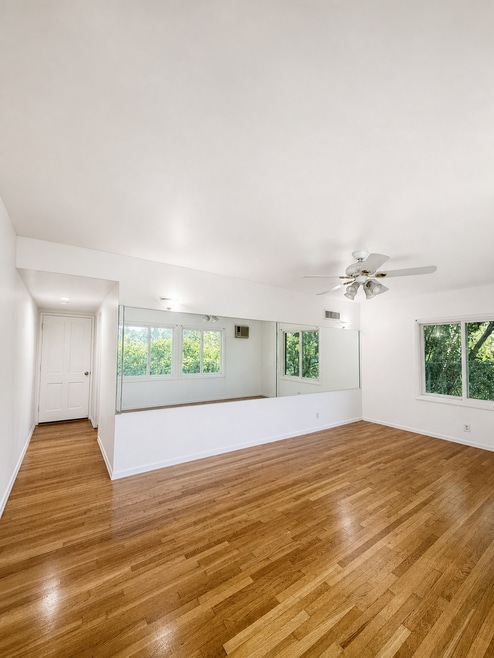 Building Photo - 3601 Dellvale Pl