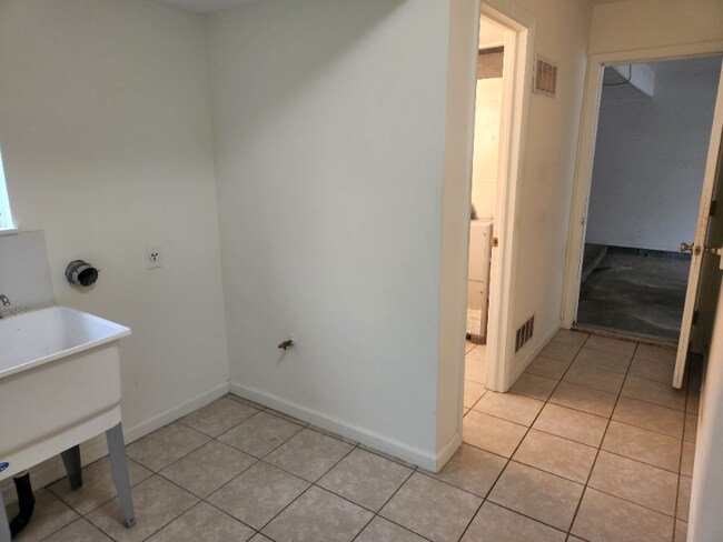 Foto del edificio - 4724 Fishcreek Rd