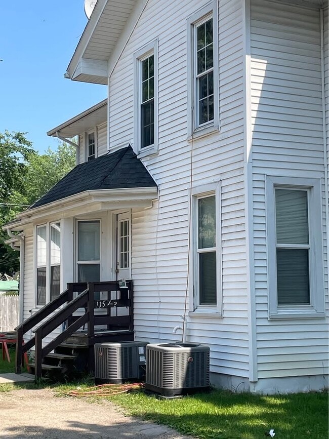 Building Photo - 115 S Wisconsin St