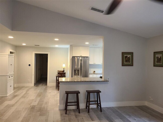 Building Photo - 8110 Ceberry Dr