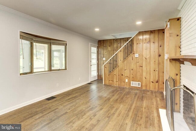 Foto del edificio - 5726 Crawford Dr