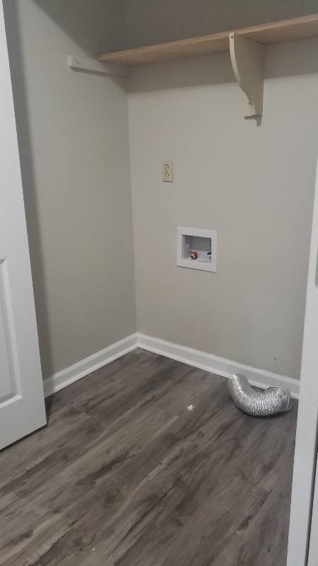 Foto del edificio - 1550 Lake Villa Cir