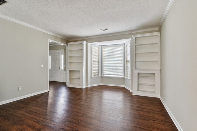 Building Photo - 2655 Traywick Chase