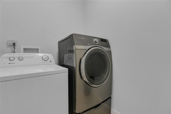 Building Photo - Northeast 12th Avenue, Fort Lauderdale, FL 33301 - 4 BR 4 BA house