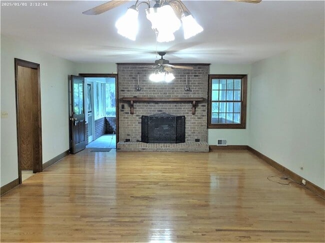 Building Photo - 1431 Chambers Rd