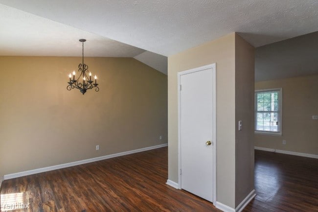 Building Photo - 3904 Amber Way