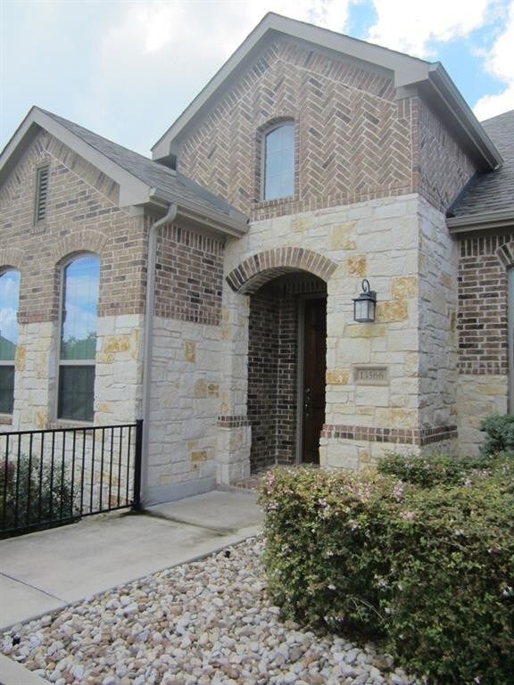 Building Photo - 13566 Mesa Verde Dr