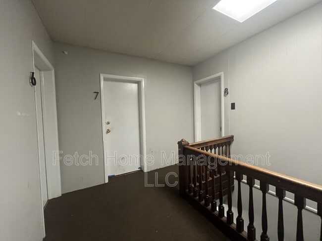 Building Photo - 117 E Main St