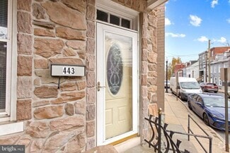 Building Photo - 443 Manor St