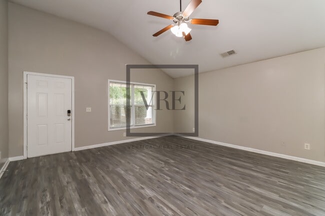 Building Photo - 10 Lila Way