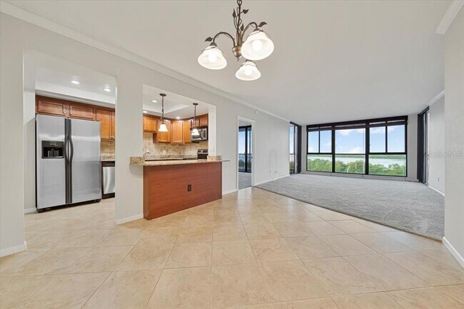 Building Photo - 7100 Sunshine Skyway Ln S