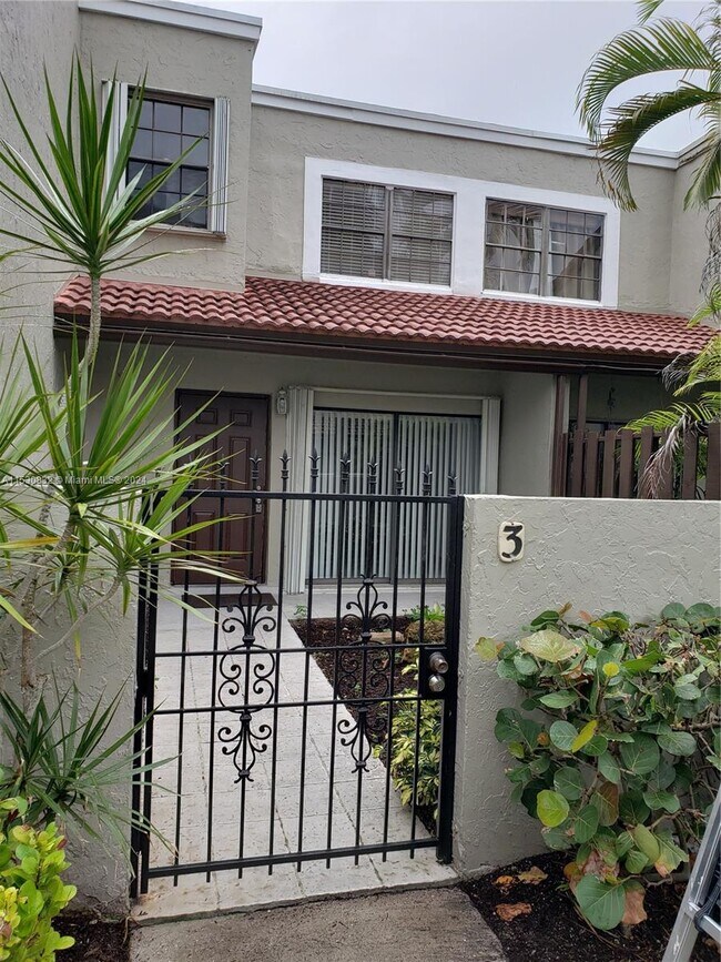 Foto del edificio - 15370 SW 104th Terrace