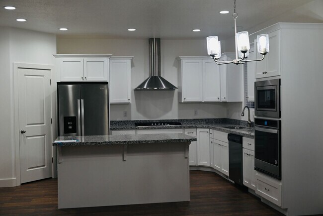 Foto del edificio - Beautiful South Jordan Home for rent!