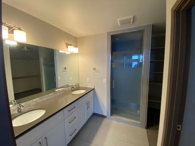 Foto del edificio - 1078 Oak Park Dr