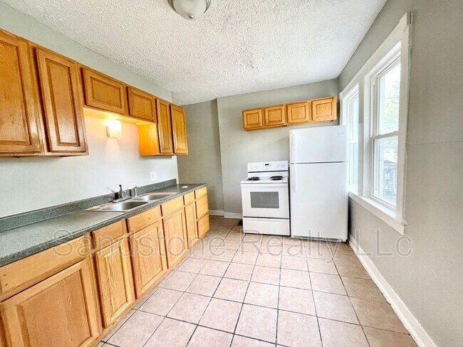 Foto del edificio - 1804 E 33rd St