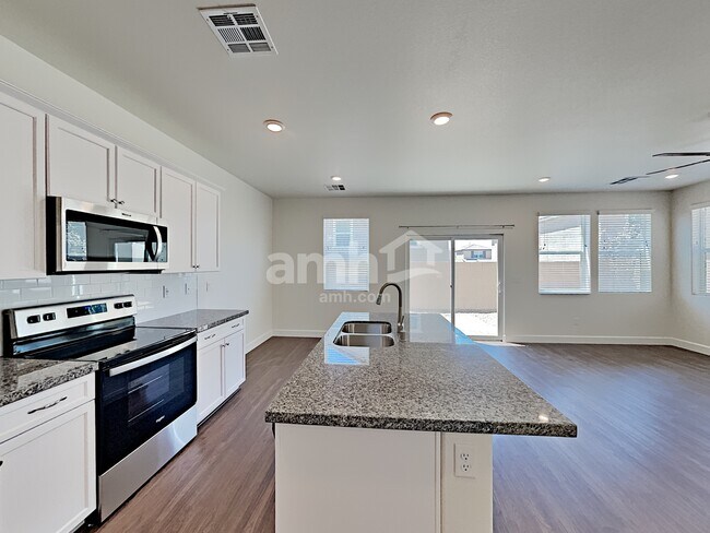 Foto del edificio - 1509 Garden Swing Ave