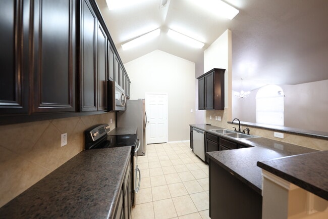 Building Photo - 1004 Starlight Dr