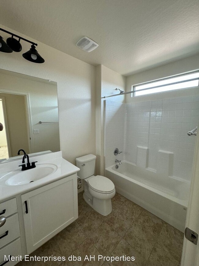 Building Photo - 4 br, 3 bath House - 17256 W SPUR DR
