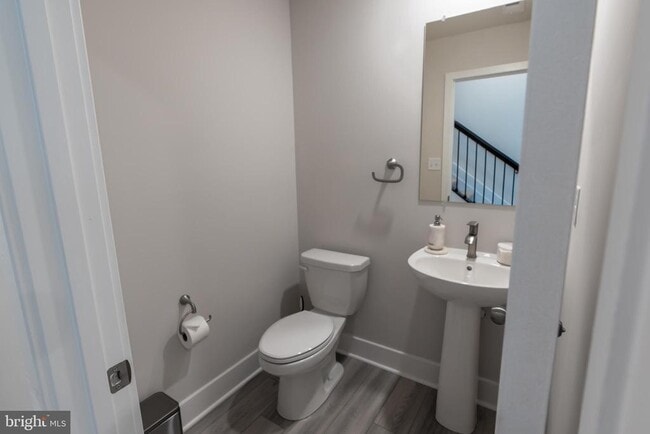 Building Photo - 6917 Waterbury Pl