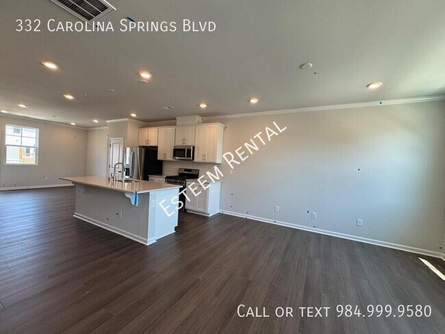 Foto del edificio - 332 Carolina Spgs Blvd