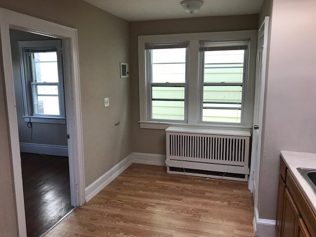 Foto del edificio - 5331 Woodside Ave