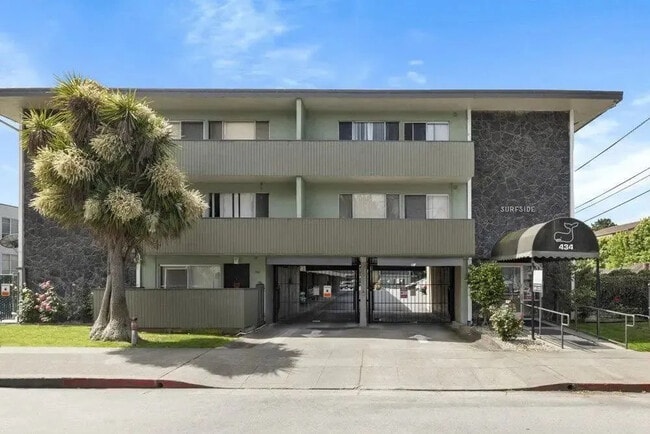 Building Photo - Surfside