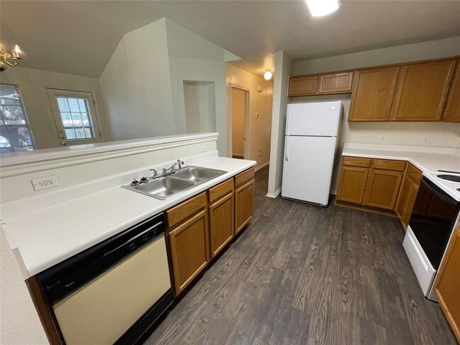 Building Photo - 1239 Armadillo Rd