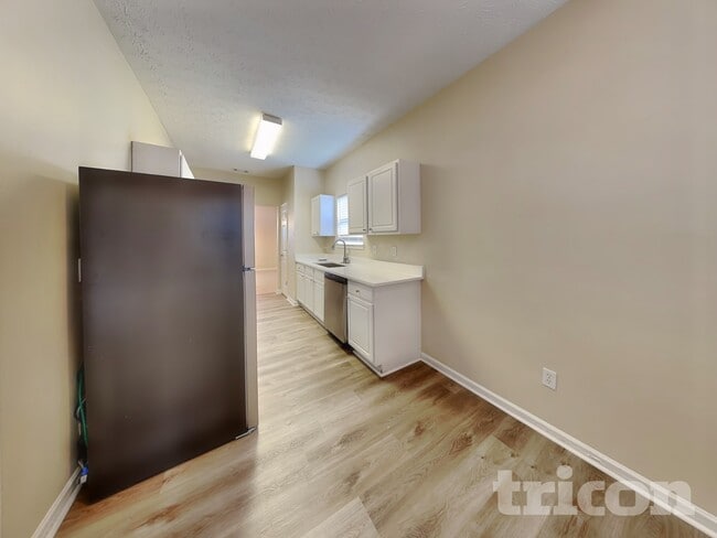 Foto del edificio - 1421 Highgrove Way