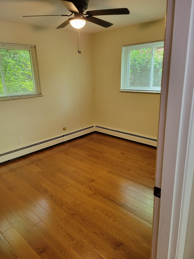 Building Photo - 3519 Linwood Ave