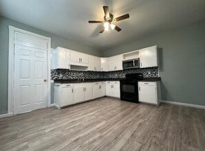 Building Photo - 359 N 1st St