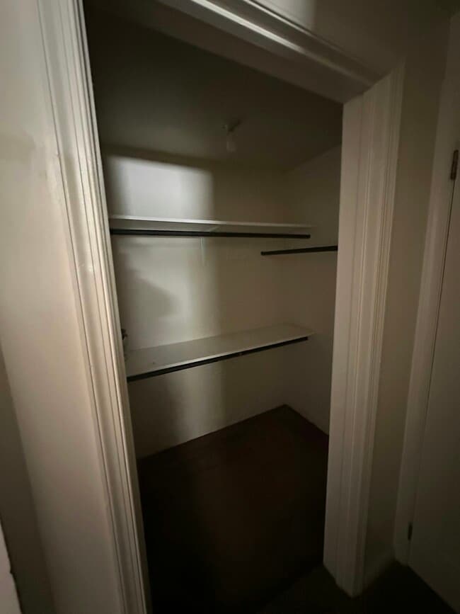 Foto del edificio - 2 W Big Spring Ave