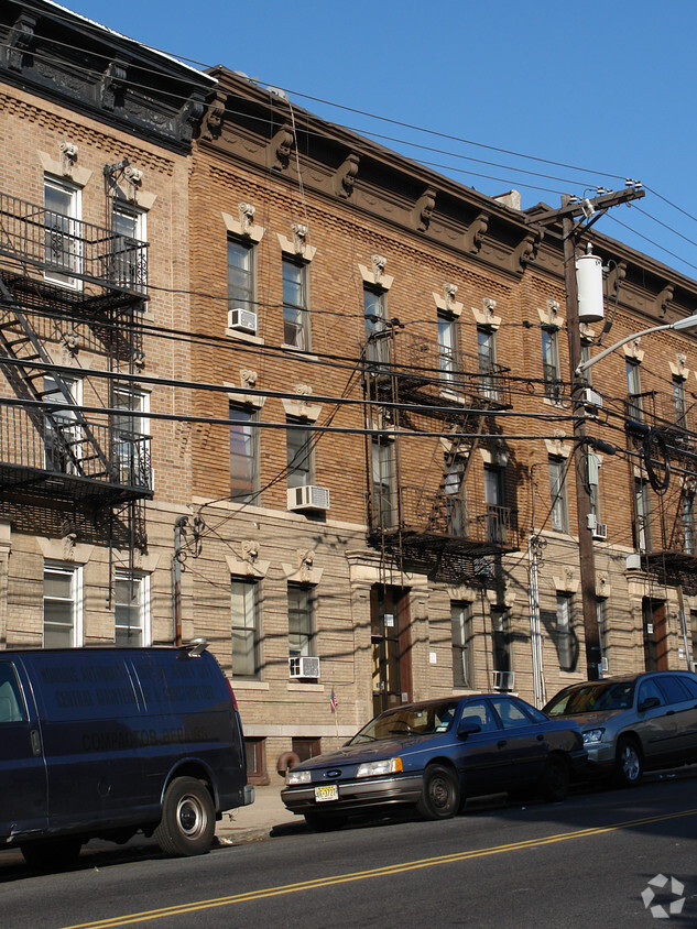 Primary Photo - 42 Broadway