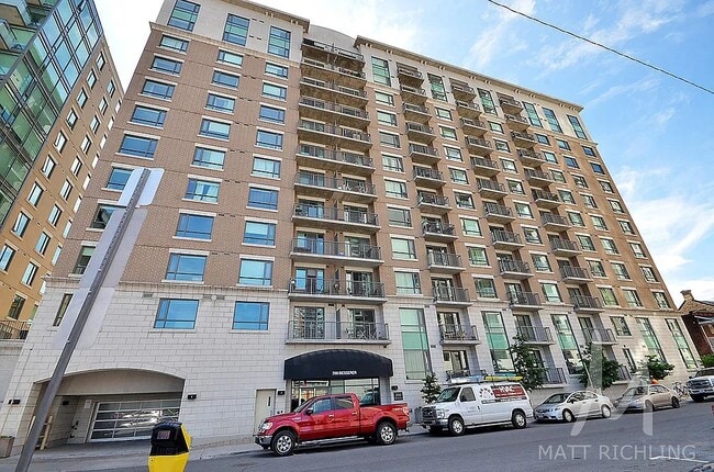 Building Photo - 200 Besserer St