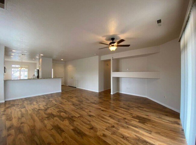 Building Photo - SPACIOUS HOME FOR RENT IN CORAL CANYON