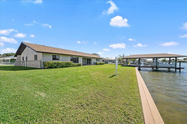 Foto del edificio - 565 Milford Point Dr