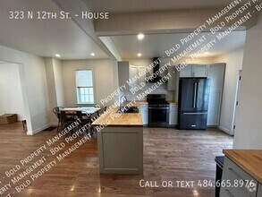 Building Photo - 323 N 12th St